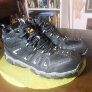 Men's Thorogood Crosstrex Boots